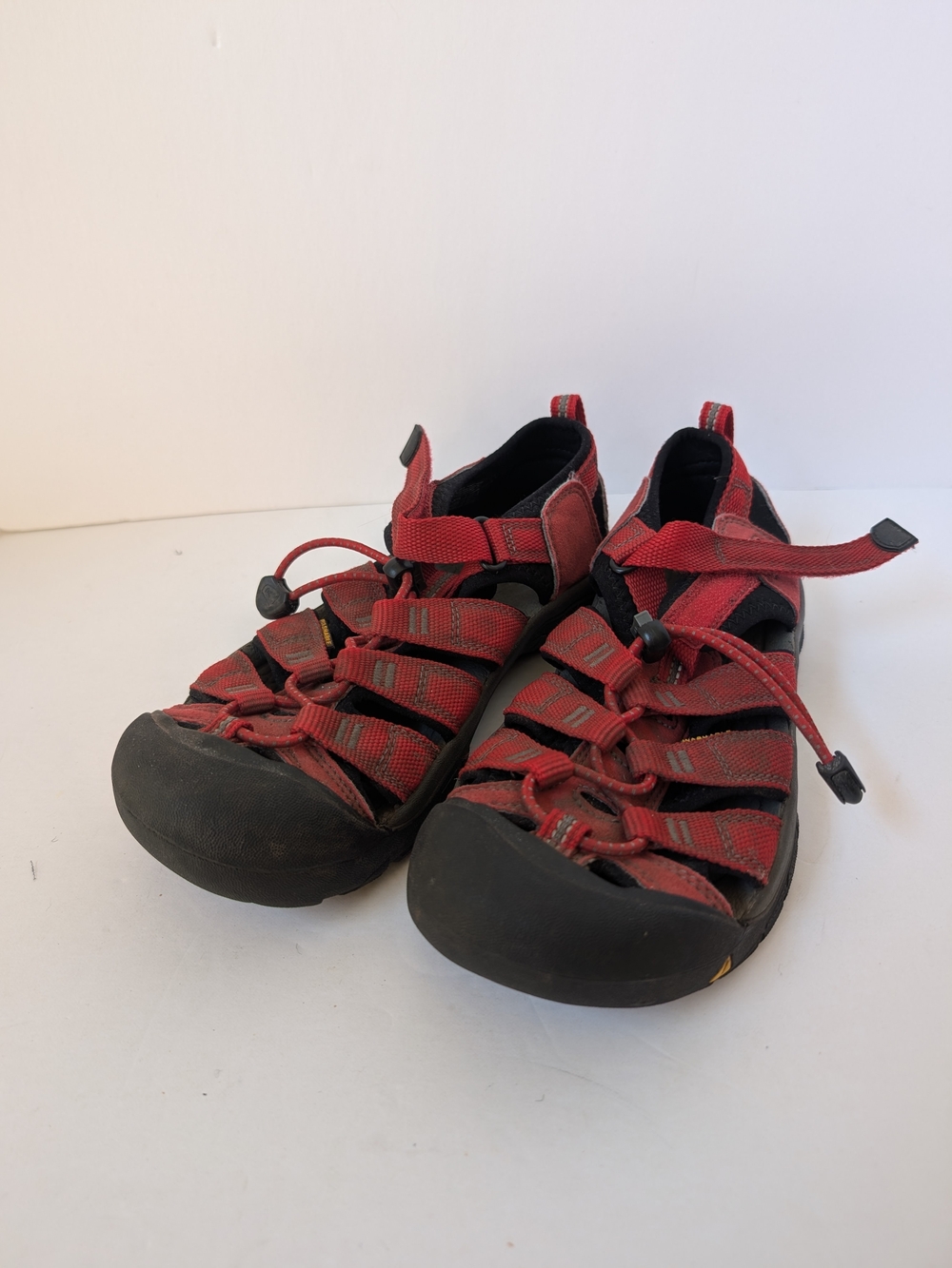 KEEN Newport H2 Youth Size 4 Red Waterproof Hiking Water Sandals